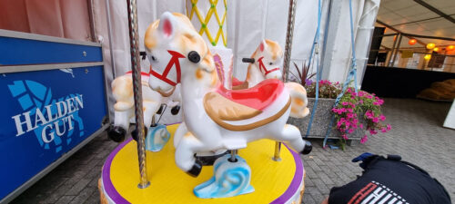 Kinder Karussell klein Tages miete by powergames - Image 3
